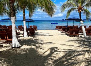 Chula’s All Inclusive Beach Pass with Transport